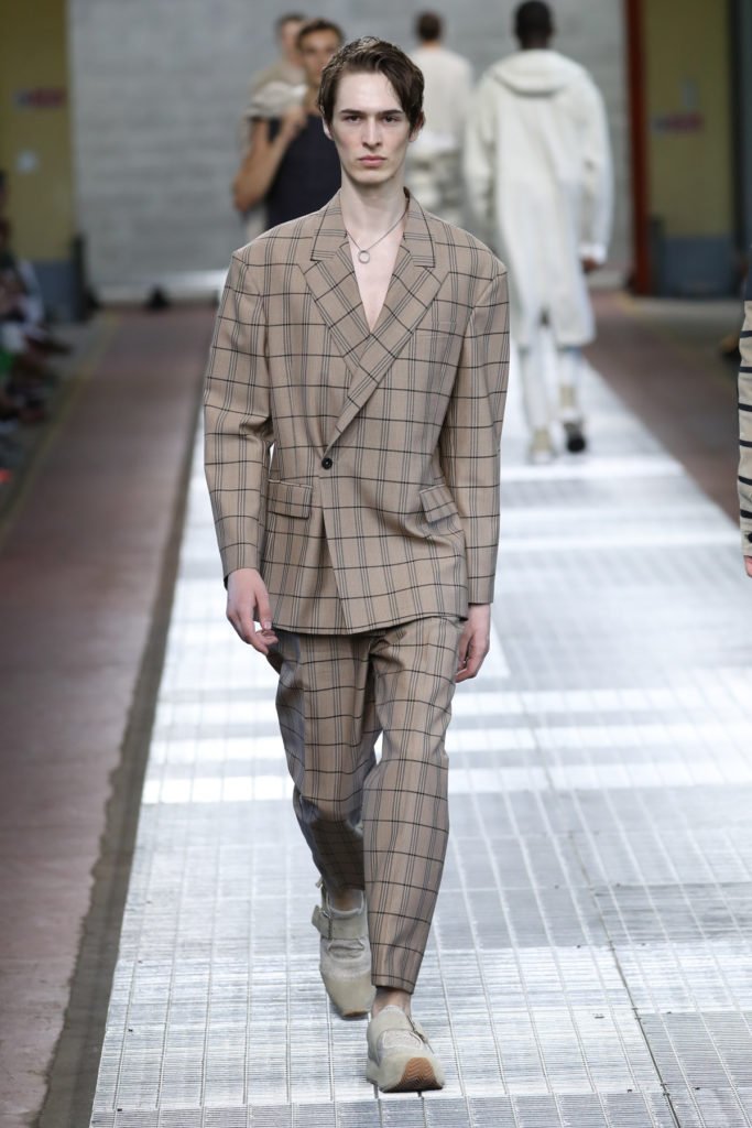 AS4I0457DIRKBIKKEMBERGS 683x1024 - DIRK BIKKEMBERGS Spring/Summer 2018
