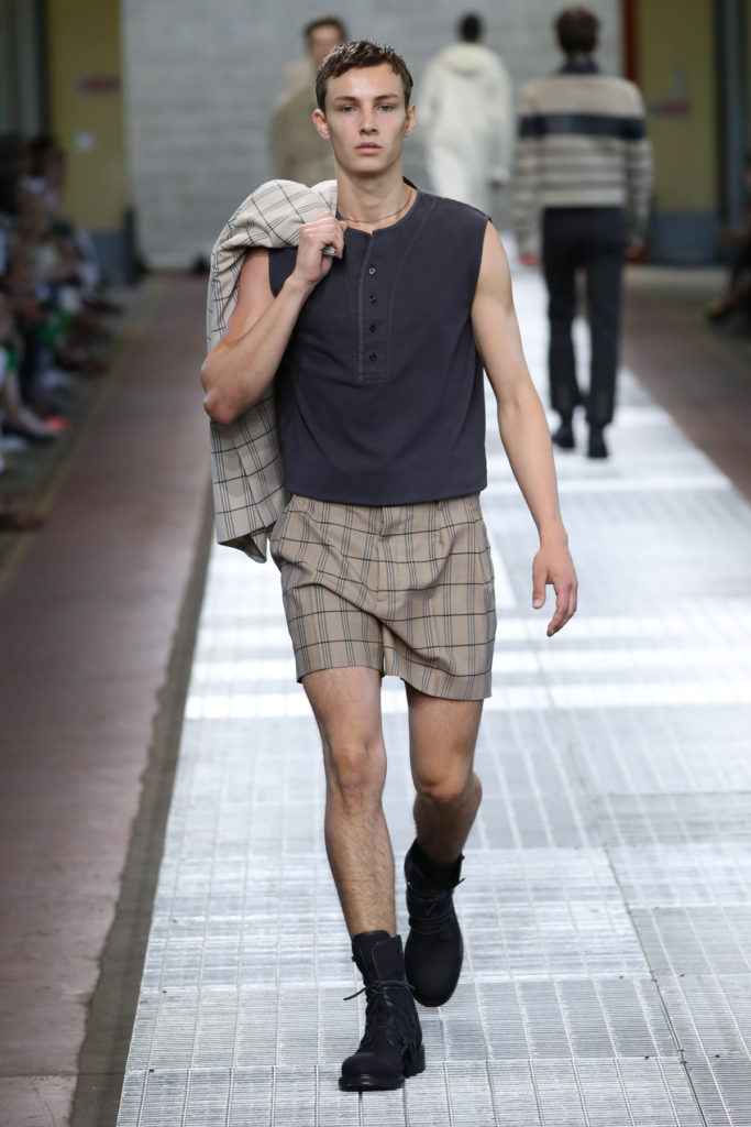 AS4I0482DIRKBIKKEMBERGS 683x1024 - DIRK BIKKEMBERGS Spring/Summer 2018
