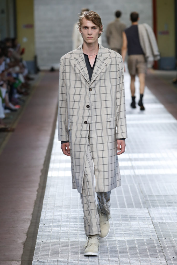 AS4I0540DIRKBIKKEMBERGS 683x1024 - DIRK BIKKEMBERGS Spring/Summer 2018