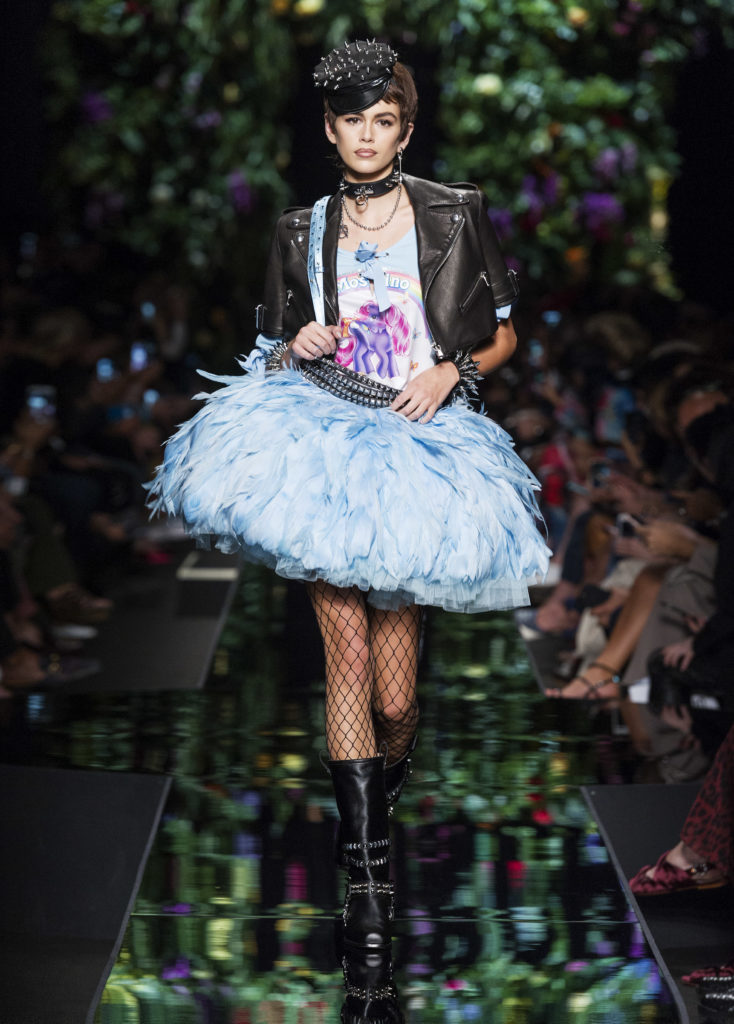 1 734x1024 - MOSCHINO Spring-Summer 2018