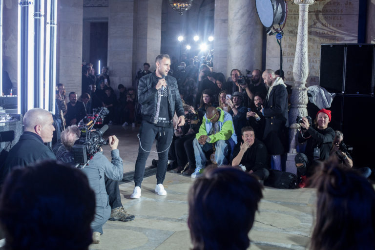 IMG 1855 768x512 - PHILIPP PLEIN ОСЕНЬ-ЗИМА 2017/18