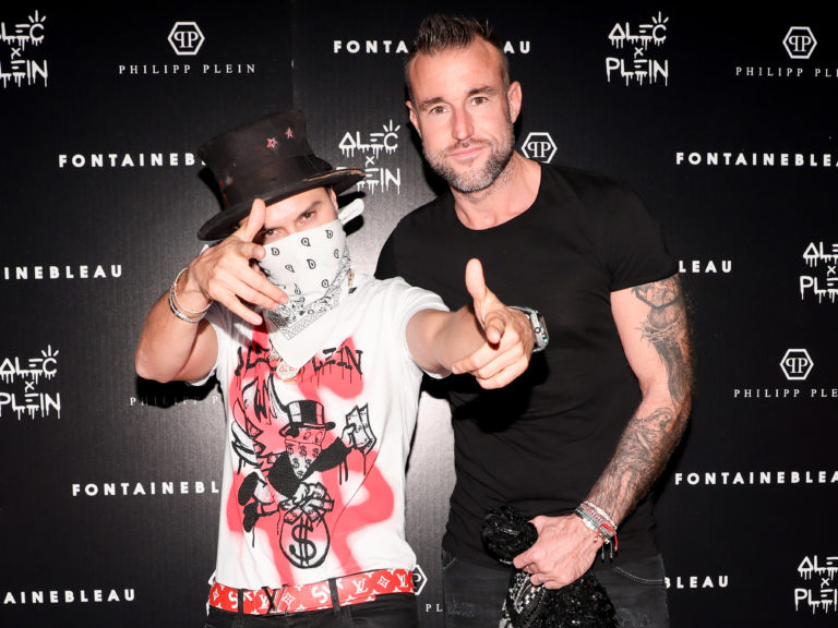 AlecxPlein Pop up store event Art Basel Alec Monopoly and Philipp Plein 16 768x576 - ФИЛИПП ПЛЯЙН И АЛЕК МОНОПОЛИ ПРАЗДНУЮТ ЗАПУСК КАПСУЛЬНОЙ КОЛЛЕКЦИИ И ОТКРЫТИЕ НОВОГО БУТИКА В ОТЕЛЕ FONTAINEBLEAU В РАМКАХ ART BASEL MIAMI