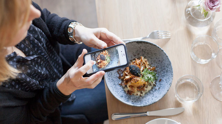 influencer instagram foodie CONTENT 2017 768x431 - Instagram планирует "спрятать" количество лайков