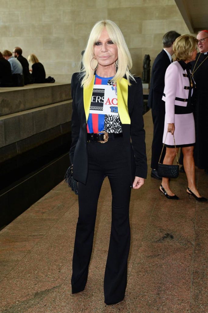 1527645924303 donatella 40 683x1024 - Донателла Версаче: итальянский стиль иконы вселенной Versace