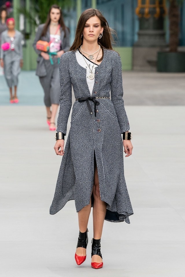 82D708FC 2162 42D6 B9BF 432EC927ACD9 - Лучшие образы коллекций Dior, Chanel, Prada Resort 2020: подготовка к модному отдыху