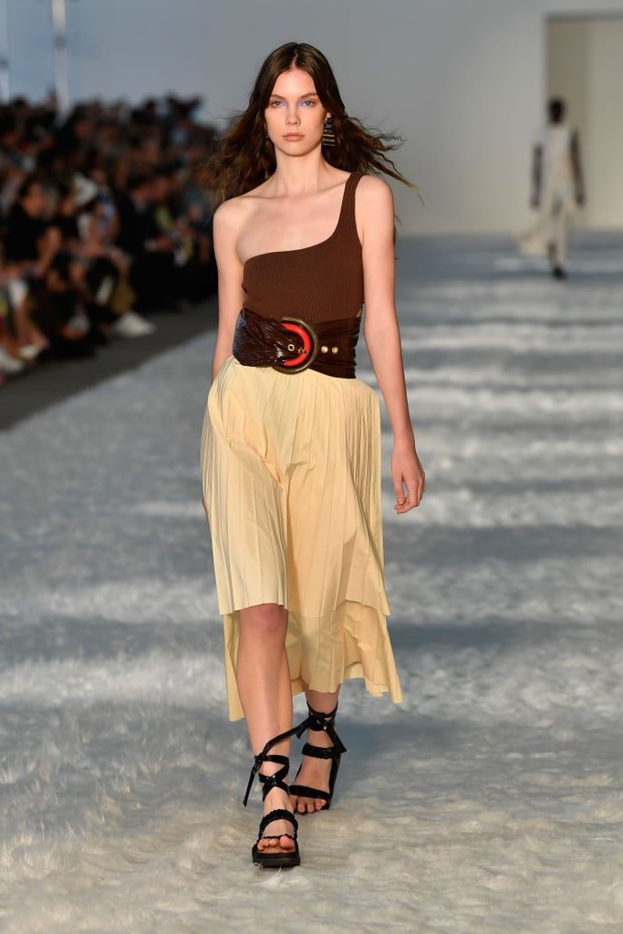Bec Bridge Runway Pictures Sydney Fashion Week 2019 683x1024 - Неделя моды Mercedes-Benz в Австралии: обзор показов