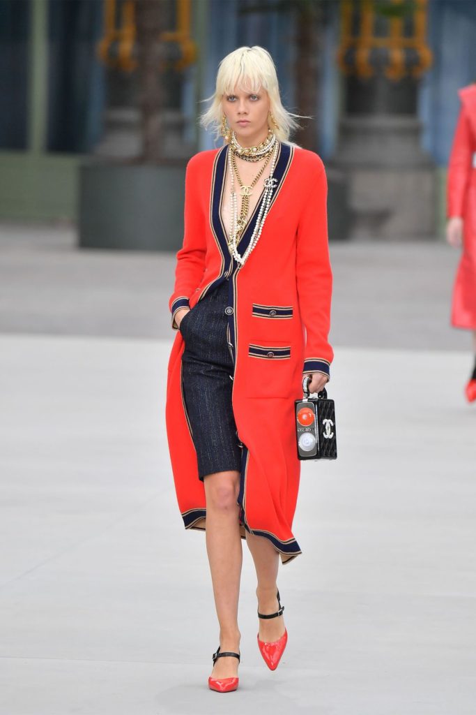 hb z chanel cruise 2020 135 1556914424 683x1024 - Лучшие образы коллекций Dior, Chanel, Prada Resort 2020: подготовка к модному отдыху